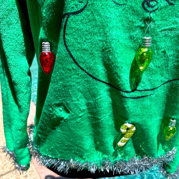 The Grinch, Holiday, long sleeve, sweatshirt, size M 7/9 - Picture 3 of 3